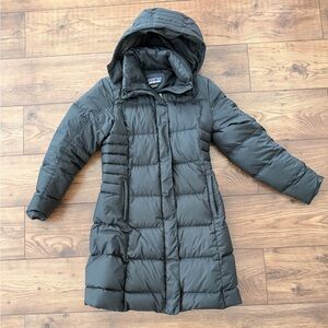 Patagonia Black Hooded Puffer Jacket